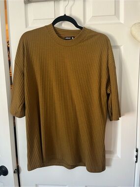 Joelle Collection - Begonia - Ribbed Short Sleeve Tee in Olive